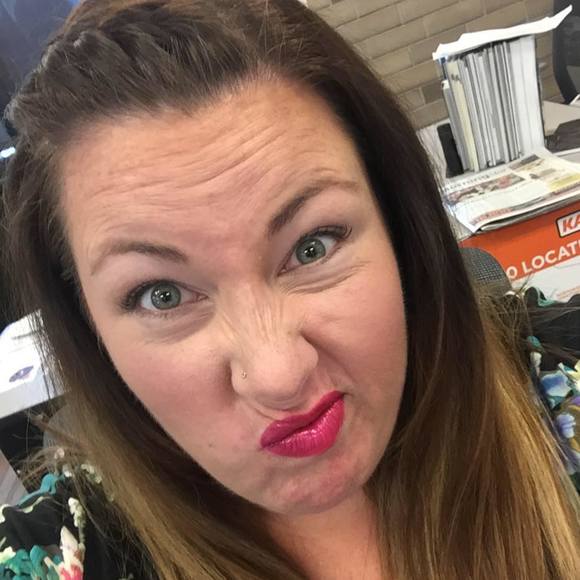 Meet your Posher, Jennifer - Picture 1 of 1